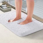 Norcho Soft Shaggy Bath Mat, Non-slip Rubber Bathroom Floor Mats, Luxury Microfiber Bath Rug, White, 80×50×4cm